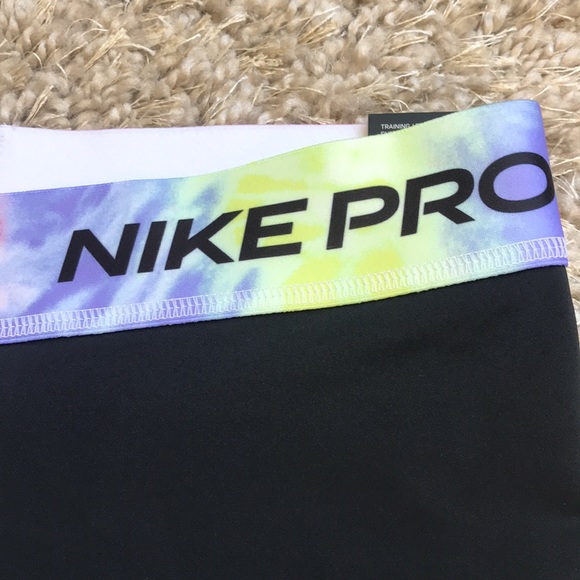 Nike Women’s 3” Tie-Dye Pro Shorts-NEW - Picture 4 of 6